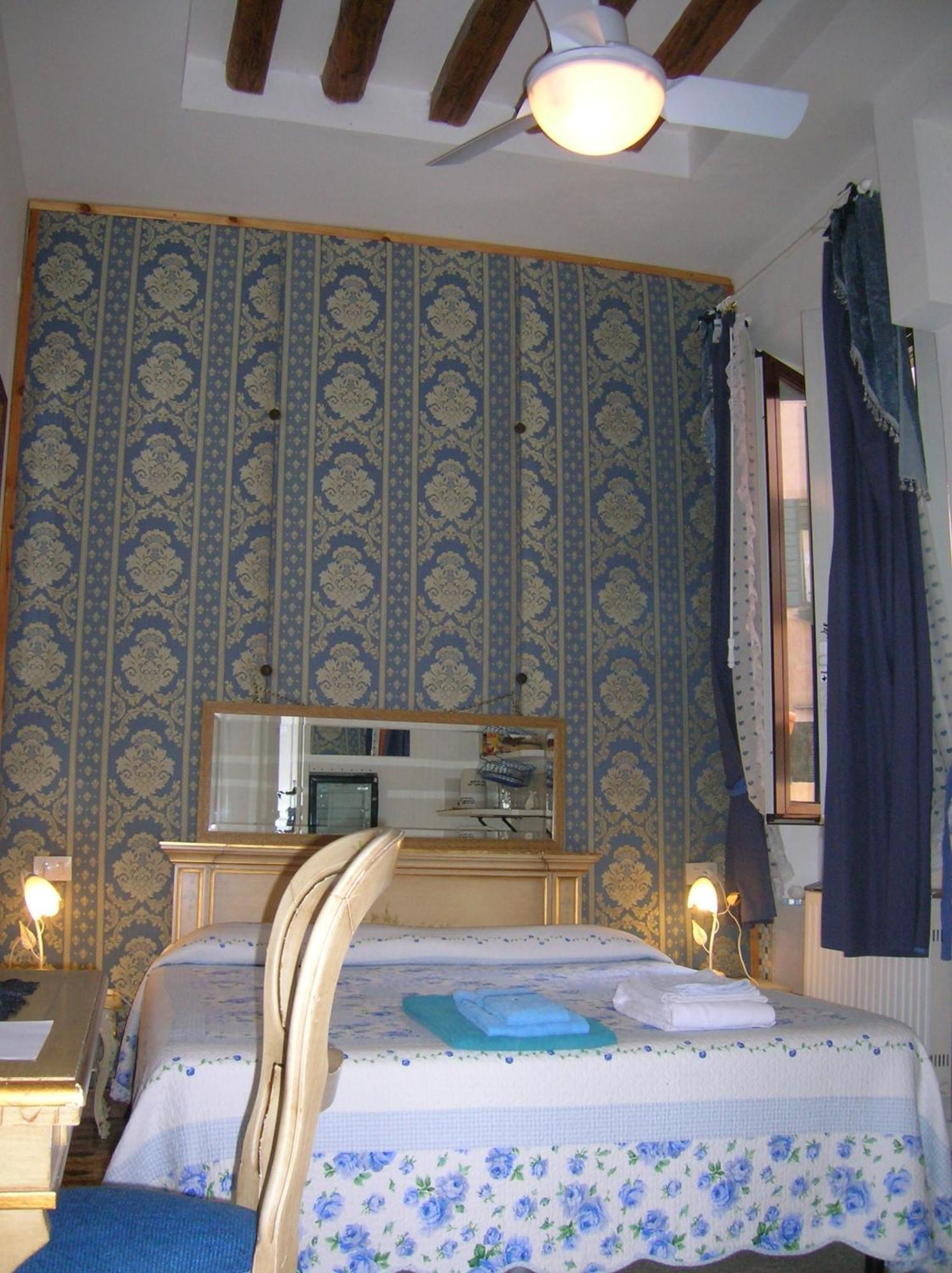 Biennale Bed and Breakfast Venetië Buitenkant foto
